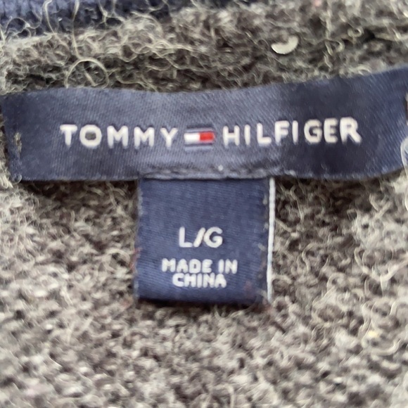 𝅺TOMMY Hilfiger Sweater - Picture 3 of 4